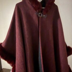 Chic Maroon Women's Poncho with Faux Fur Trim